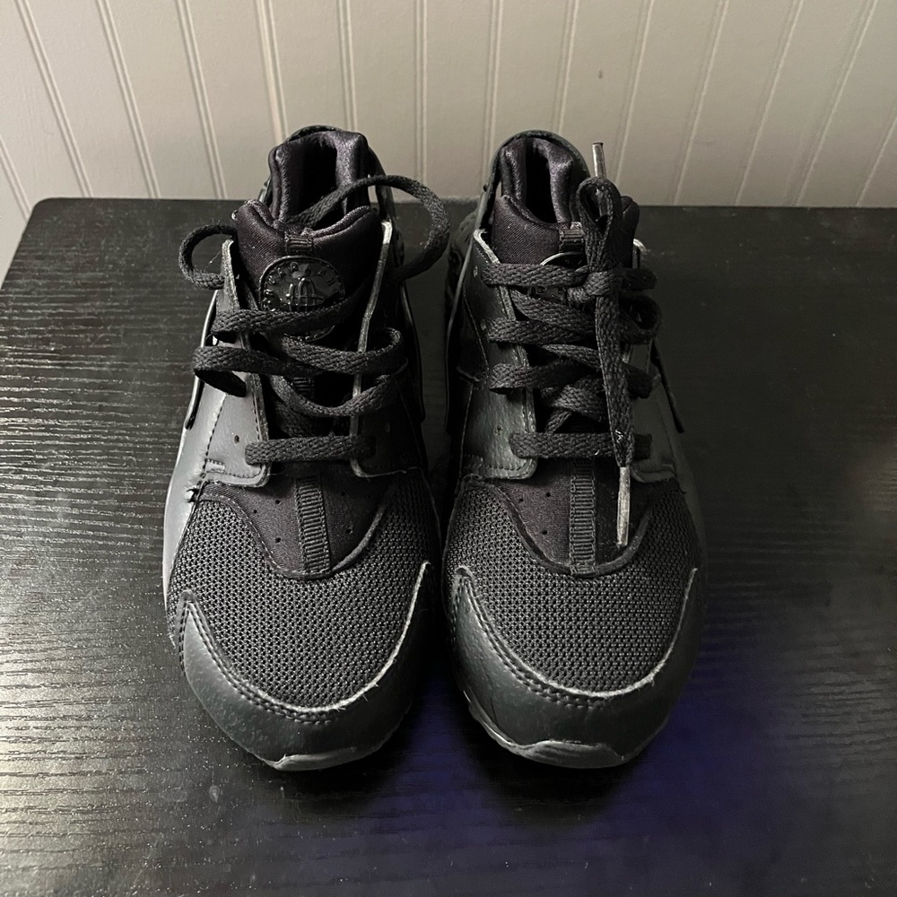 Kids Black Huarache Sneakers